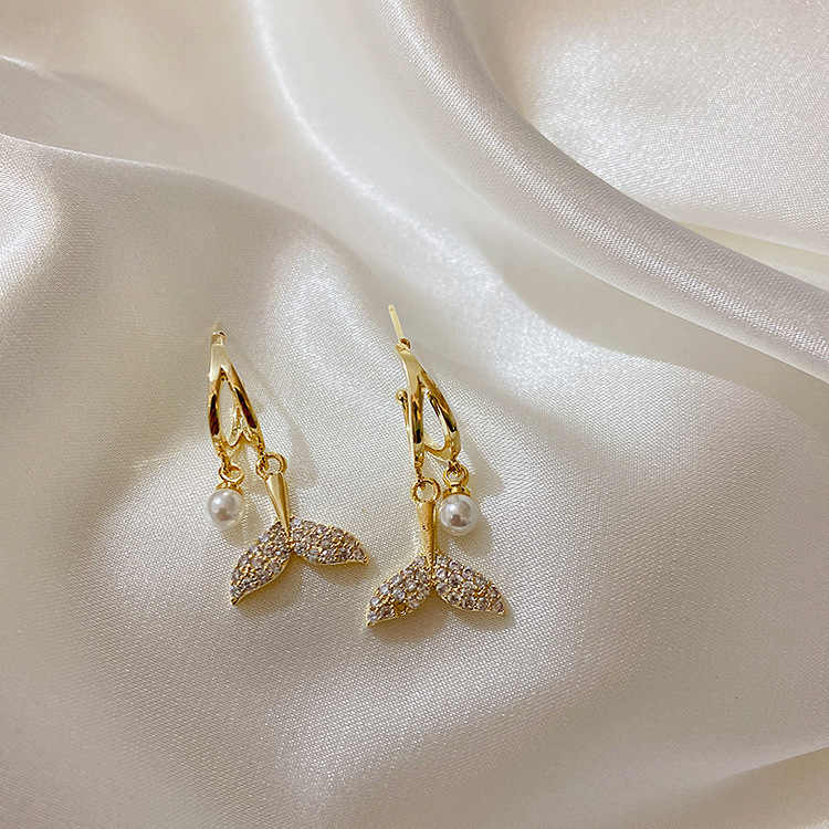 Contemporary Gold Plated Drop Earring For Women (Free Size)