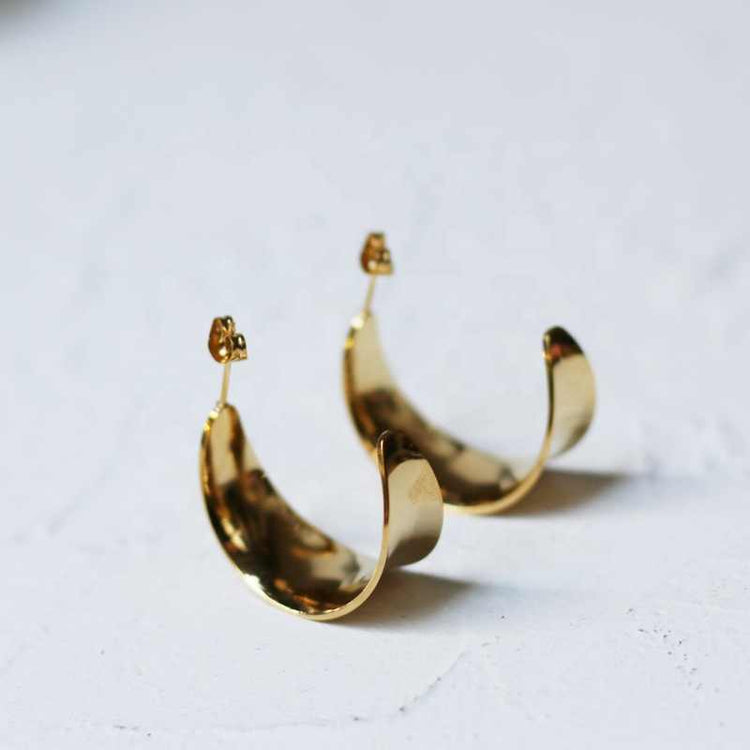 Stylish and Elegant Gold Knot Stud Earrings for Any Occasion - Rare1Studio