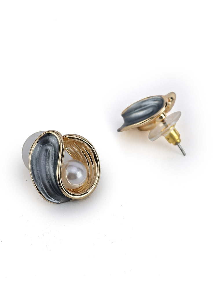 Trendy Pearl Earrings | Stylish Pearl Earrings - Rare1Studio